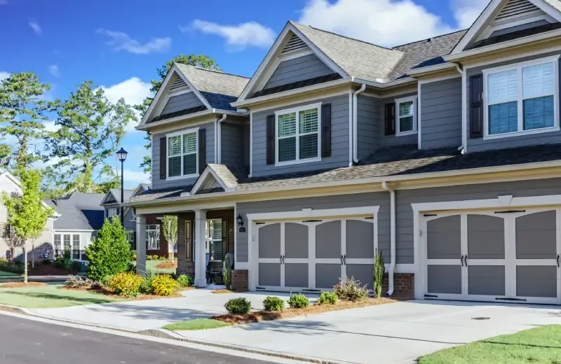 gray-house-drive-way